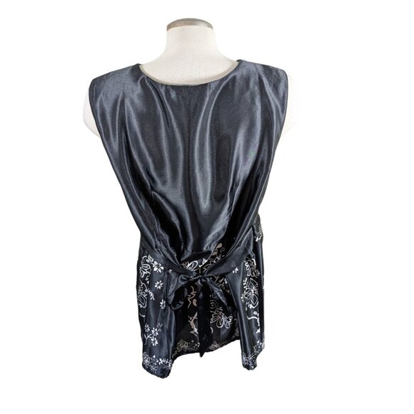 Womens Size 18 Sleeveless Faux Wrap Top Blouse Black White Floral Silky Sheen - Picture 3 of 7